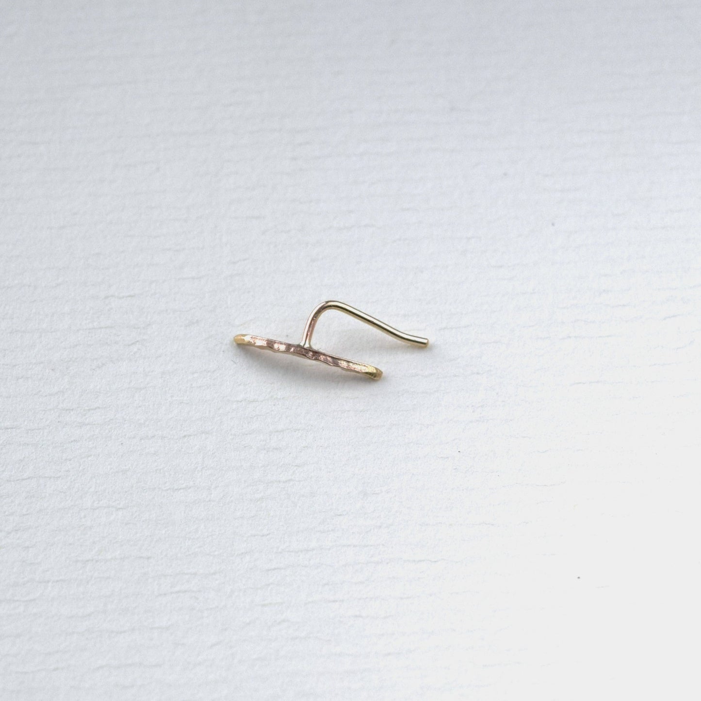 MUKA studio 9ct gold helix stud with elongated pin back