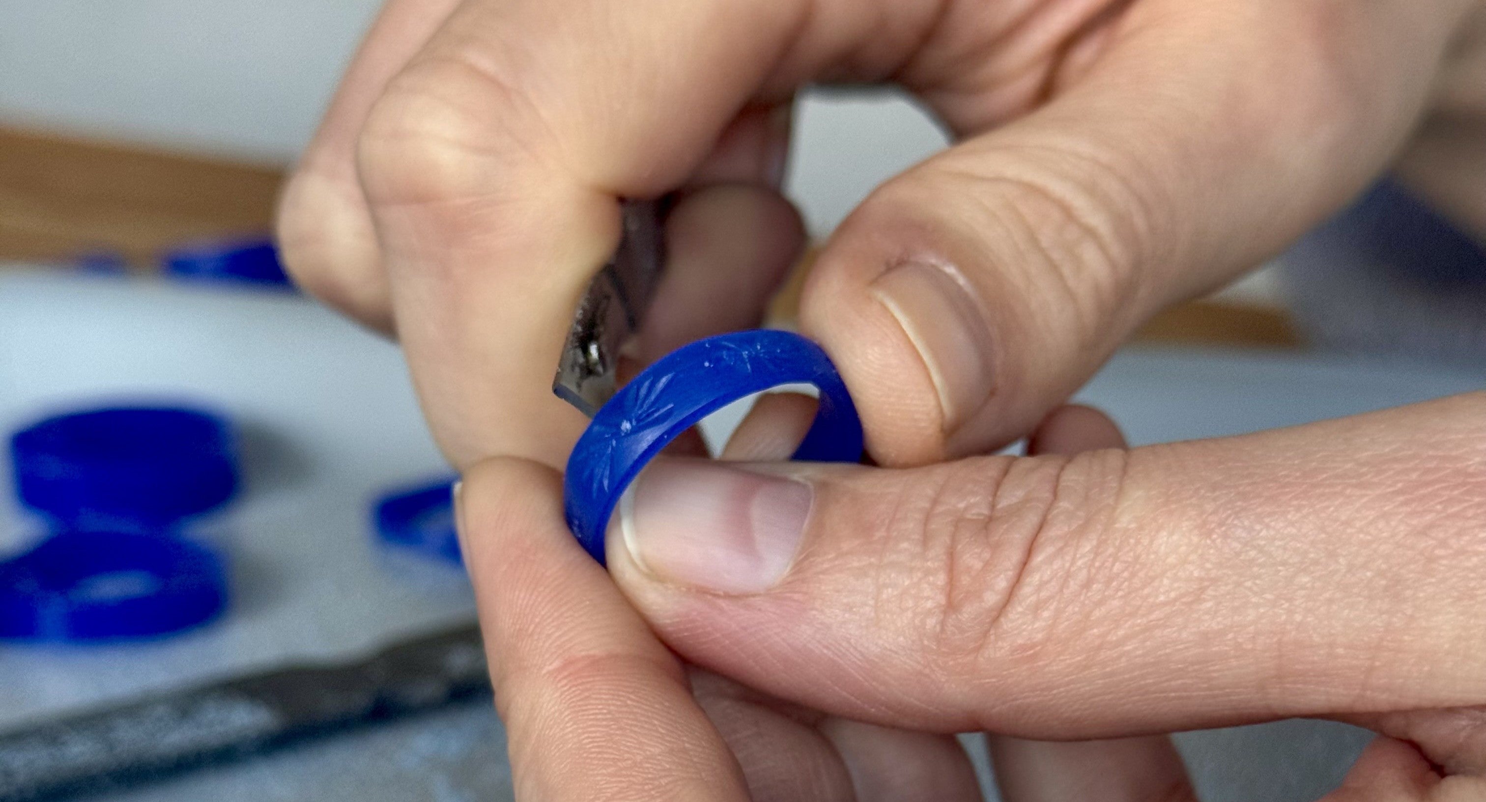 Jewellery making workshops glasgow, ring carving wax to silver workshop beginner friendly
